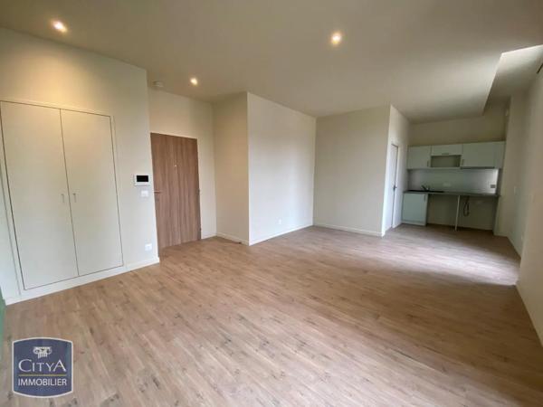 Appartement à louer 1 pièce 32.71m²