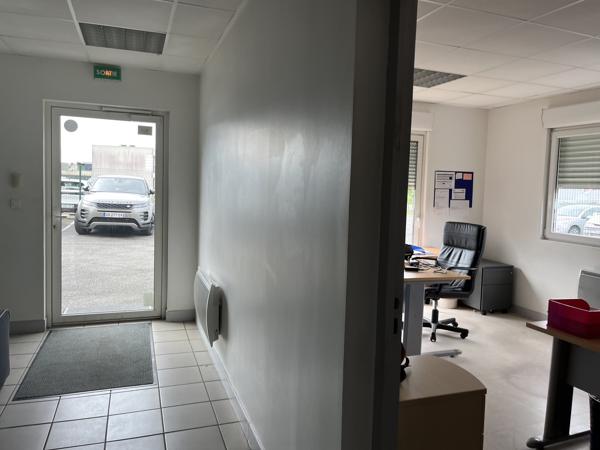 Bâtiment de bureaux d'environ 200 m2 - A vendre à SEMOY