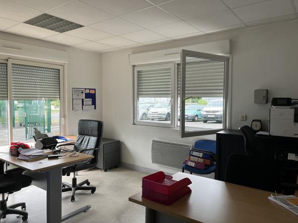 Bâtiment de bureaux d'environ 200 m2 - A vendre à SEMOY