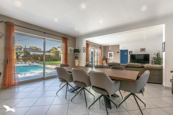 Maison à vendre 653 688 € Saint-Jean-d'Illac 6 p 187 m² DPE C