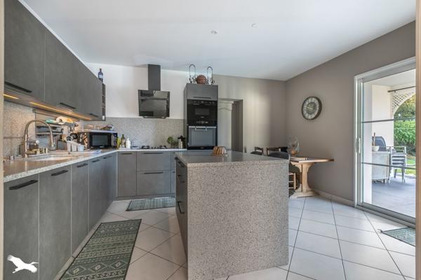 Maison à vendre 653 688 € Saint-Jean-d'Illac 6 p 187 m² DPE C