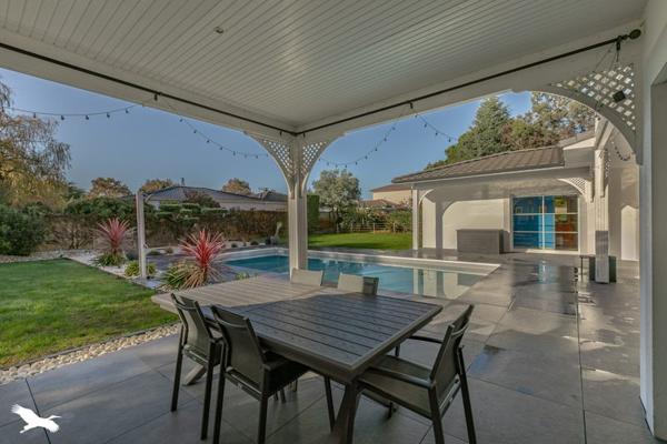 Maison à vendre 653 688 € Saint-Jean-d'Illac 6 p 187 m² DPE C