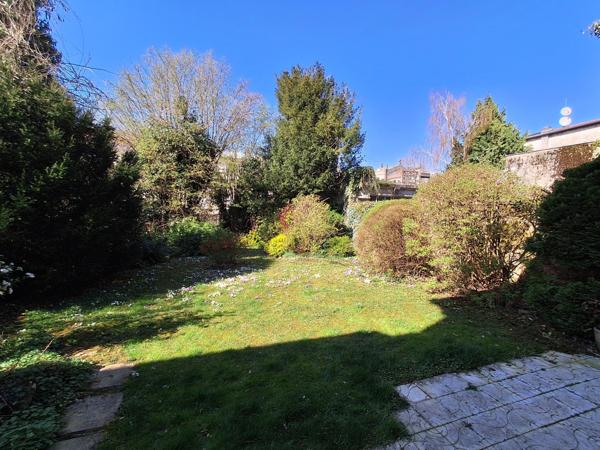 Demeure d'exception avec son jardin centre ville