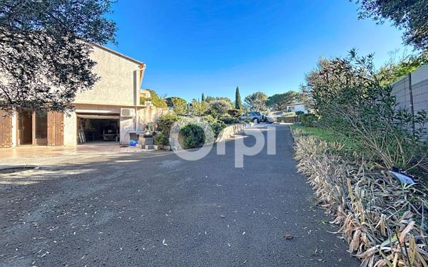 Maison à vendre    4 pièces • 147,75 m2 Roquebrune-sur-Argens