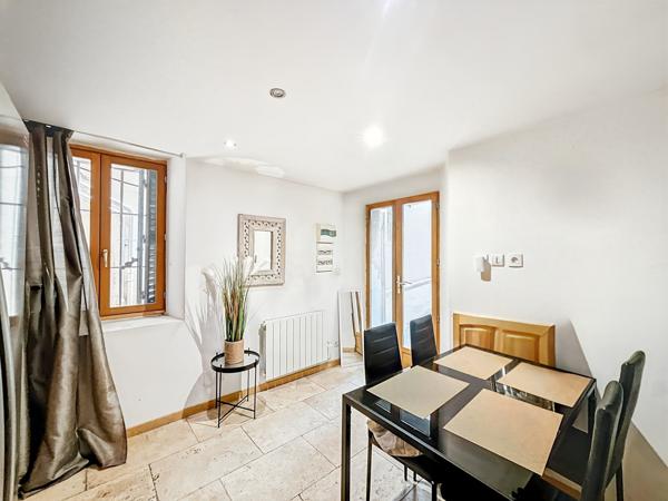 Brignoles (83170) Maison de village, type 4, 70m², 2 chambres, 2 salles d'eau