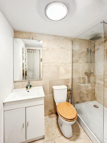 Brignoles (83170) Maison de village, type 4, 70m², 2 chambres, 2 salles d'eau