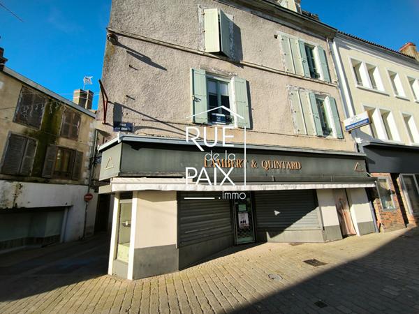 79200 PARTHENAY Ensemble immobilier à Parthenay