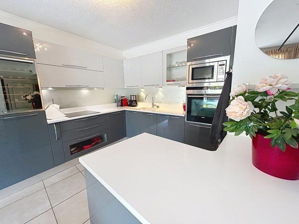 Frejus Plage - Residence Recente appartement T3, Garage, place de parking