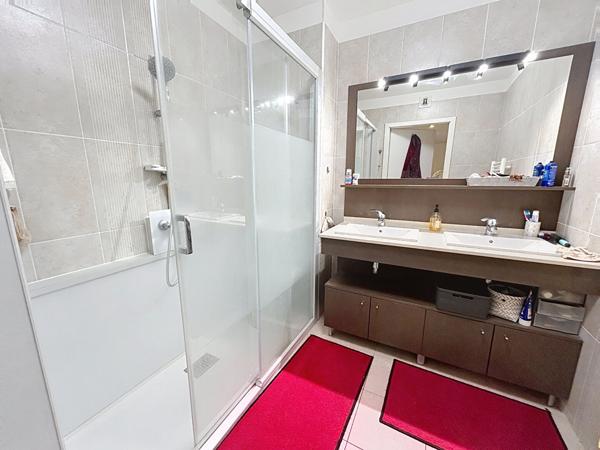 Frejus Plage - Residence Recente appartement T3, Garage, place de parking