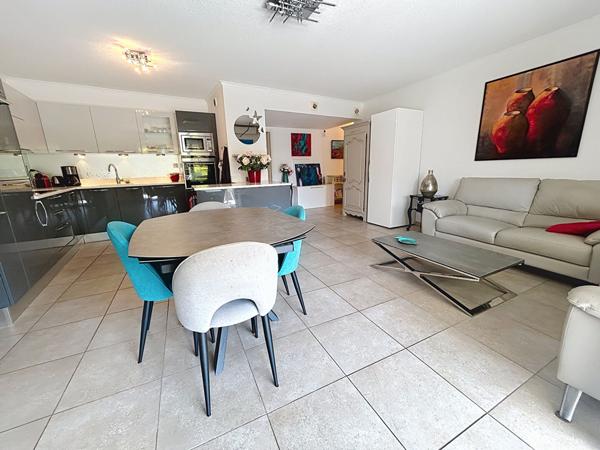 Frejus Plage - Residence Recente appartement T3, Garage, place de parking