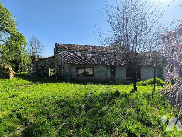 MAISON DE CAMPAGNE A FINIR DE RENOVER