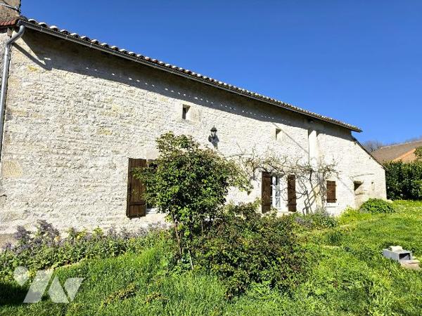 MAISON DE CAMPAGNE A FINIR DE RENOVER