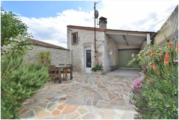 Maison à vendre 3 pièces CHAMPNIERS (16)