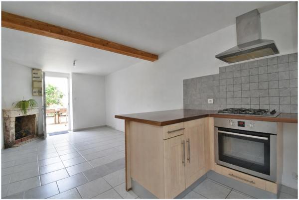 Maison à vendre 3 pièces CHAMPNIERS (16)