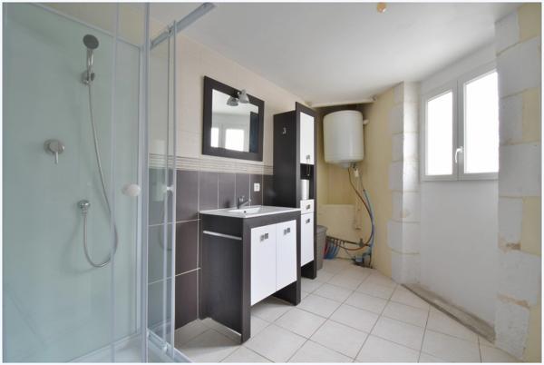 Maison à vendre 3 pièces CHAMPNIERS (16)