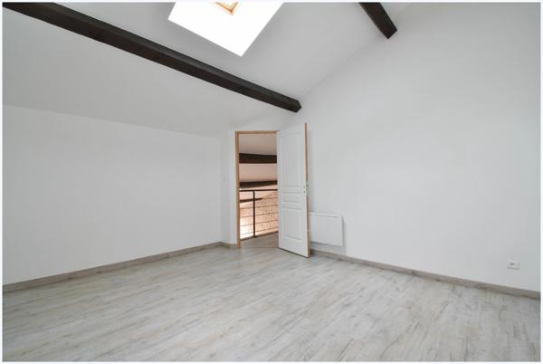 Maison à vendre 3 pièces CHAMPNIERS (16)