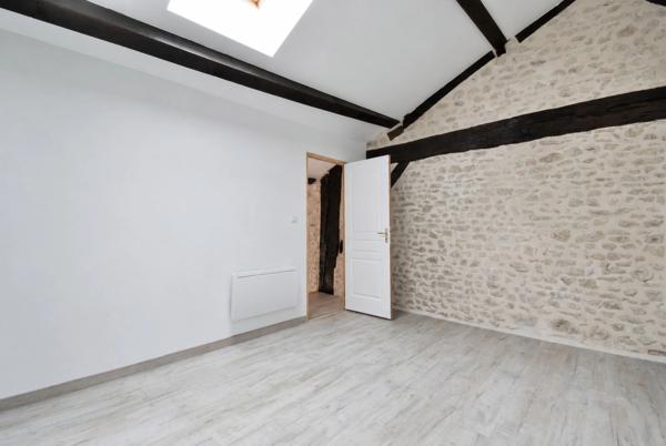 Maison à vendre 3 pièces CHAMPNIERS (16)