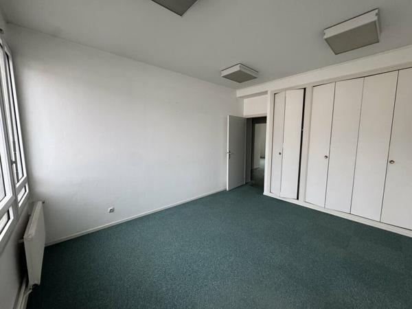TOURS CENTRE BUREAUX A LOUER DE 200 M² ET 4 PARKINGS PROCHE A10 HEURTELOUP