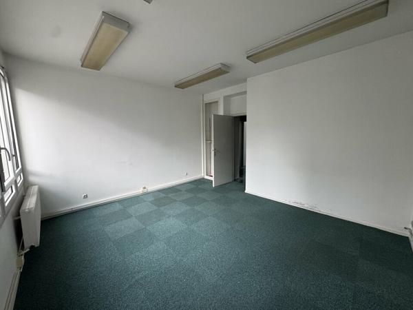 TOURS CENTRE BUREAUX A LOUER DE 200 M² ET 4 PARKINGS PROCHE A10 HEURTELOUP