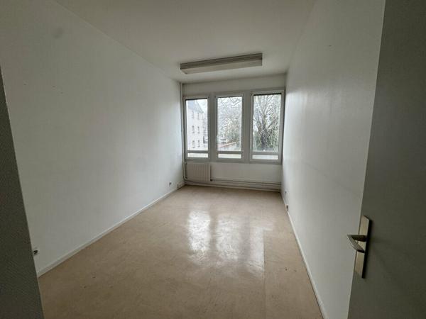 TOURS CENTRE BUREAUX A LOUER DE 200 M² ET 4 PARKINGS PROCHE A10 HEURTELOUP