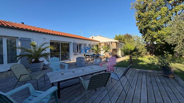 L'HOUMEAU MAISON PLAIN-PIED 3 CHAMBRES, JARDIN, TERRASSE, GARAGE  L houmeau