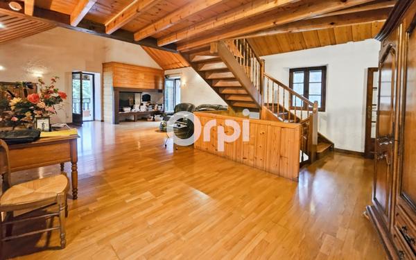 Maison à vendre    6 pièces •  Bedous