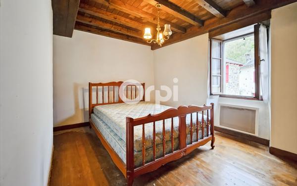 Maison à vendre    6 pièces •  Bedous