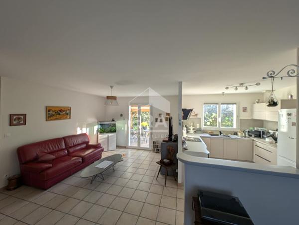 Maison à vendre de plain pied Montpon-Ménestérol 5 pièces 90 m2