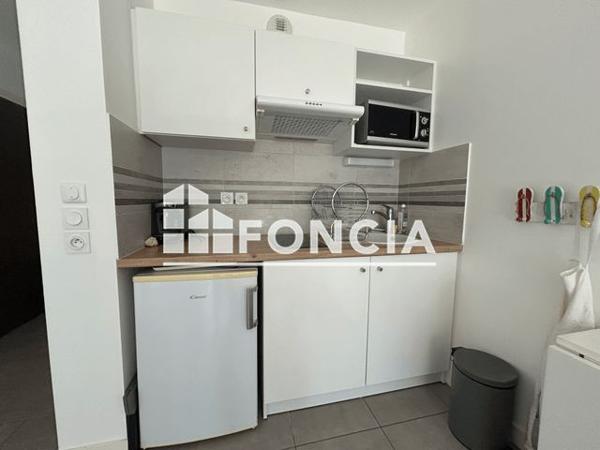 Location Studio meublé 28.37 m² - 12 RUE HENRI AMEL La Rochelle 17000