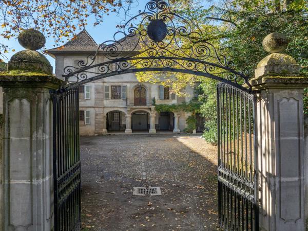 Vente Maison de luxe Douvaine 15 Pièces 1131 m²