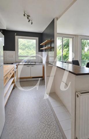Vente
                Appartement77 m² - 3 Pièces -
                    SURESNES (92150)
