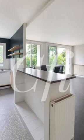 Vente
                Appartement77 m² - 3 Pièces -
                    SURESNES (92150)
