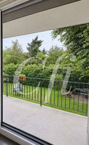 Vente
                Appartement77 m² - 3 Pièces -
                    SURESNES (92150)