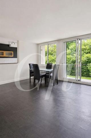 Vente
                Appartement77 m² - 3 Pièces -
                    SURESNES (92150)