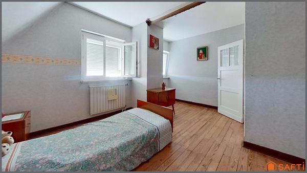Maison de caractère, 2 chambres, garage et jardin