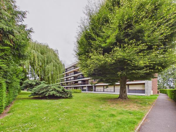 Appartement
         5 pièces
        - 120 m² 129 000 € *