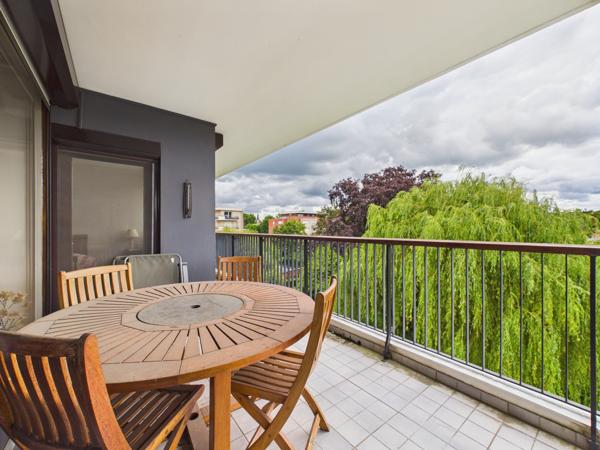 Appartement
         5 pièces
        - 120 m² 129 000 € *