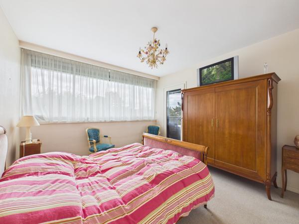 Appartement
         5 pièces
        - 120 m² 129 000 € *