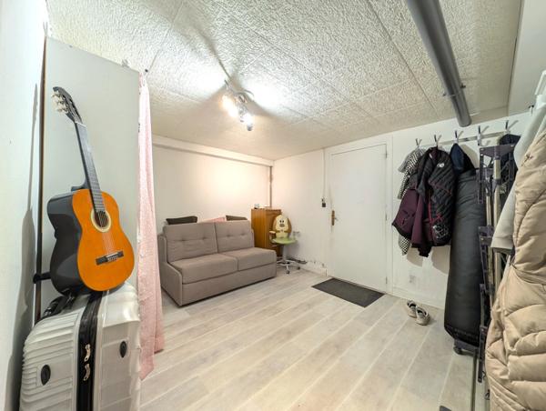 Maison à vendre 9 pièces à PERREUX (42) En exclusivité