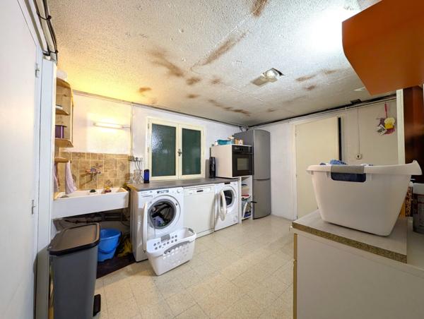 Maison à vendre 9 pièces à PERREUX (42) En exclusivité