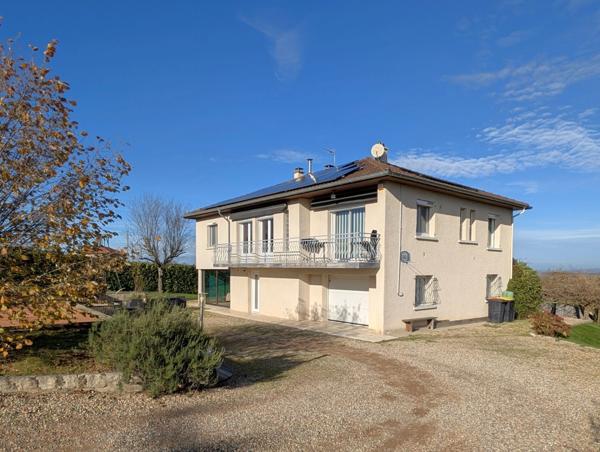 Maison à vendre 9 pièces à PERREUX (42) En exclusivité