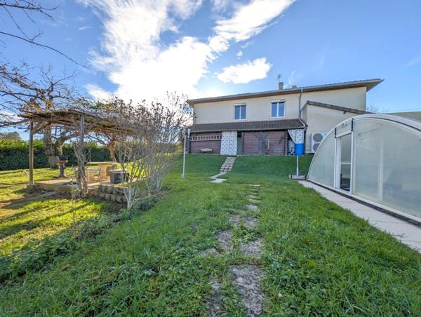 Maison à vendre 9 pièces à PERREUX (42) En exclusivité
