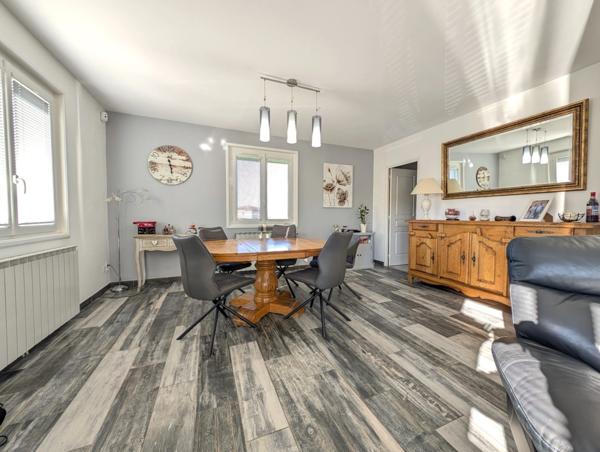 Maison à vendre 9 pièces à PERREUX (42) En exclusivité