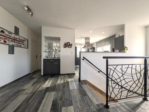 Maison à vendre 9 pièces à PERREUX (42) En exclusivité