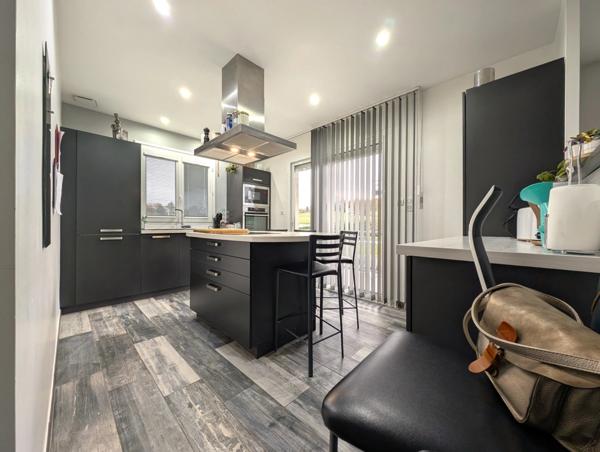 Maison à vendre 9 pièces à PERREUX (42) En exclusivité