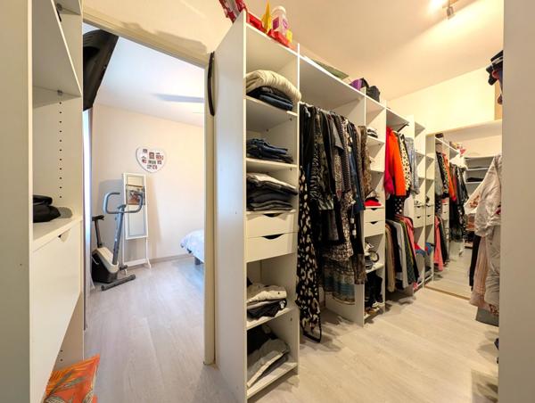 Maison à vendre 9 pièces à PERREUX (42) En exclusivité