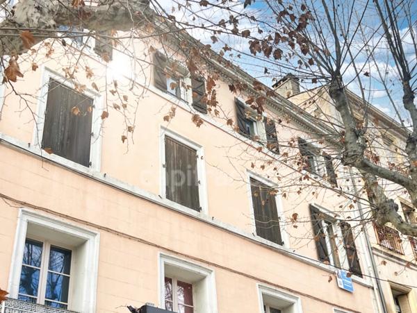 Appartement bourgeois à vendre 3 pièces 2 chambres 77m2 porte de la Saunerie MANOSQUE (04)
