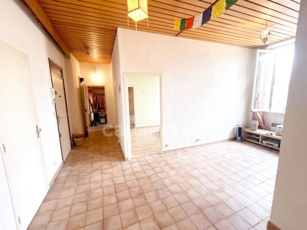 Appartement bourgeois à vendre 3 pièces 2 chambres 77m2 porte de la Saunerie MANOSQUE (04)