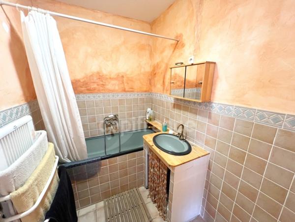 Appartement bourgeois à vendre 3 pièces 2 chambres 77m2 porte de la Saunerie MANOSQUE (04)