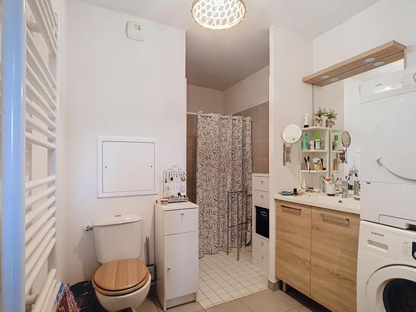 Très joli T2 avec un grand balcon et proche des transports